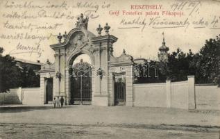 Keszthely, Gróf Festetics palota főkapuja, kiadja Mérei Ignác (EK)