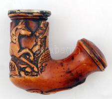 1862 Lovas mintával díszített régi tajtékpipa 1862-es évszámmal, h: 10 cm