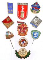 10db-os vegyes magyar és külföldi jelvény és kitűző tétel, közte 1950. "MHK II 1950" zománcozott fém jelvény, hátoldalán sorszámozott, 1978. "GANZ 1878 - 100" zománcozott fém jelvény T:1-,2