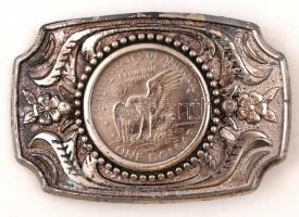 Fém övcsat, egy dolláros érmével, javított, 6×8 cm