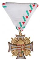 1996. "A Tiszti Szolgálati Jel II. fokozata" zománcozott, aranyozott, ezüstözött tombak kitüntetés mellszalagon T:1- Hungary 1996. "Distinction for an Officer in Service, 2nd Grade" enamelled, gold and silver plated tombac decoration with ribbon C:AU NMK 795.