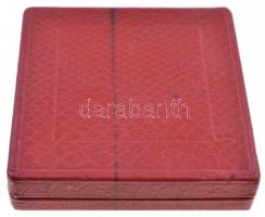 ~1970. "Az Építőipar Kiváló Dolgozója" Br kitüntetés nem eredeti tokban miniatűrrel T:2