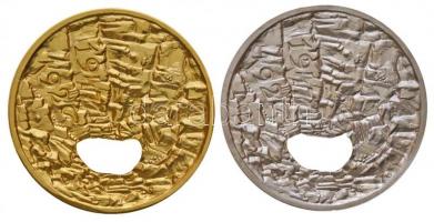 Szabó Géza (1939-) 1992. "Trianon Emlékérem" (2xklf) Ag és aranyozott Cu emlékérem, az Ag ...