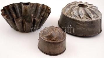3 db régi fém kuglófforma, d: 9 és 20 cm