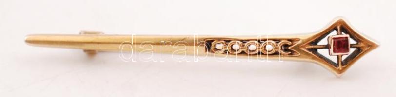 14 K arany (Au) nyakkendőtű kővel. Jelzett / Gold tie broche 1,1g