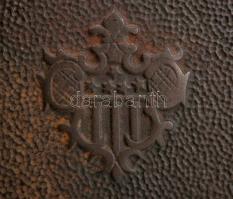 cca 1920 Számkombinációval, kulcs nélkül működő asztali fém széfecske. Szép állapotban / Keyless saf...