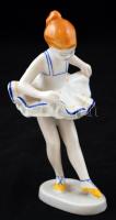 Hollóházi gyakorló balerina porcelán kislány, kézzel festett, jelzett, hibátlan, m: 14 cm