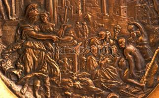Bronz falitányér mitológiai jelenettel, d:25 cm