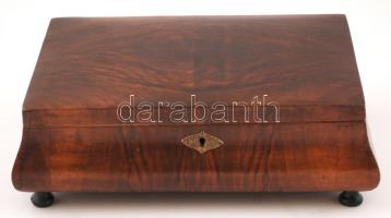 Asztali fa doboz, kulcs nélkül, 31×22 cm