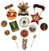 13db vegyes magyar és külföldi jelvény, közte 1980. Moszkvai olimpia Al jelvény (2x), ~1970-1980. "Bolgár Kulturális és Tájékoztató Központ" festett Al jelvény T:2,2-