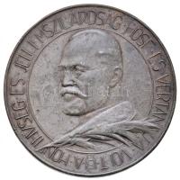 Bődy Kálmán (1885-1956) 1918. "Tisza István" Zn emlékérem. "HONFIHŰSÉG ÉS JELLEMSZILÁRDSÁG HŐSE ÉS VÉRTANUJA VOLT - TISZA" (61,5mm) T:2- apró ph. Hungary 1918. "István Tisza" Zn medallion. Sign.: Kálmán Bődy (61,5mm) C:VF small edge error HP 1567.