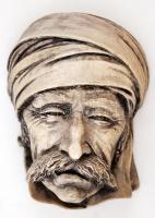 Férfi fej, festett gipsz, falra akasztható, 12×8 cm