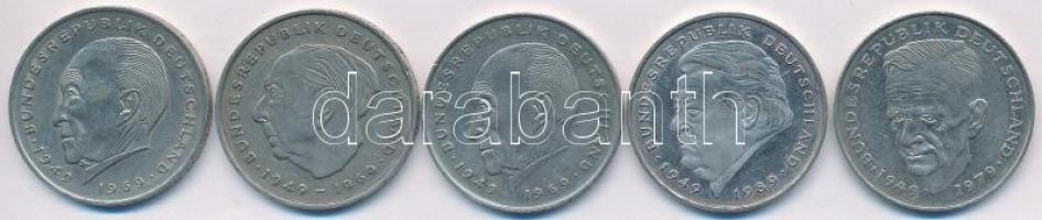 NSZK 1969J 2M + 1973G 2M + 1987D 2M + 1988J 2M + 1990J 2M T:2
FRG 1969J 2 Mark + 1973G 2 Mark + 198...
