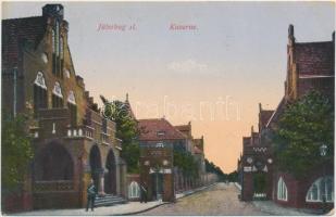 128 db RÉGI főként katonai témájú képeslap, és néhány városképes lap, vegyes minőségű, benne több fo...