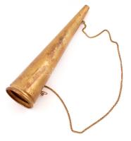 Réz kürt lánccal, kopásnyomokkal, h: 28 cm