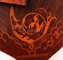 Asztali titok doboz, intarziás, apró sérüléssel, 26×34 cm