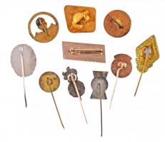 10db-os vegyes magyar és külföldi jelvény és kitűző tétel, közte DN "MHS Összetett Honvéd Verse...