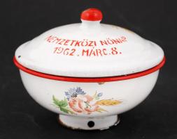 Lampart bonbonier, zománcozott fém, jelzett, zománc hibákkal, "Nemzetközi Nőnap 1962 03.08" m:9 cm