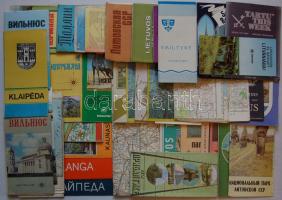 Balti országok város-, autós-- és turistatérképek kb 50 db