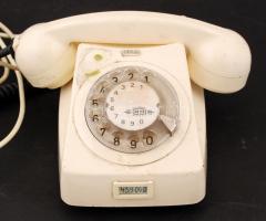 Retró tárcsázós telefon, fehér színű