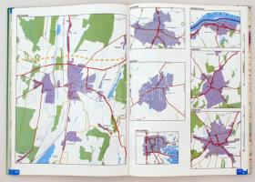 Katonai atlasz. Bp., Magyar Honvédség Térképész Szolgálata, 2005. Számos térképpel, pl. áthajtási té...