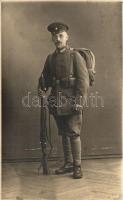 Deutsche Landwehr-Infanterie Soldat / German infantry uniform, photo (cut)