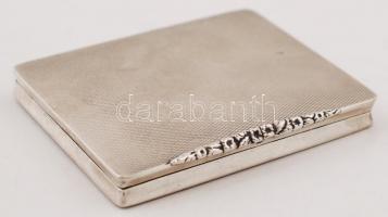 Díszes ezüst (Ag.) cigarettatárca, jelzett, nettó 76 g, 8×6,5×1 cm