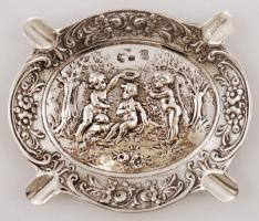 Gazdagon díszített, jelenetes ezüst (Ag.) hamutálka, jelzett, nettó 40 g, 8,5×7 cm