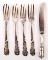 4 db monogramos díszes ezüst (Ag.) villa, jelzett, h: 18,5 cm + 1 db díszes, monogramos ezüst (Ag.) kés Solingen pengével, jelzett, h: 20 cm, br 209 g