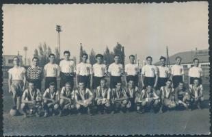 1944. VIII.10. F.S.C.-E.T.C., futball meccs eredmény 9:3,fotólap a két csapatról, 8x13cm