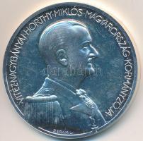 1993. "Vitéz Nagybányai Horthy Miklós Magyarország kormányzója / Temetésének emlékére 1993 szeptember 4." ezüstözött tombak emlékérem dísztokban tanúsítvánnyal (40mm) T:2