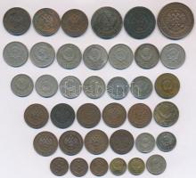 Orosz Birodalom / Szovjetunió 38db-os kopejka tétel, jobb darabokkal T:vegyes
Russian Empire / Sovi...
