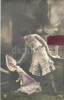 3 db RÉGI motívumlap; erotikus hölgyek / 2 old motive cards; erotic ladies