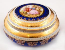 Alt Wien jelzésű kék-arany mintás, bonbonier, matricás, alján apró lepattanással, jelzett, d: 9,5 cm, m: 5 cm