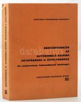 Folk György: Eszközrendszer az autószerelő szakmai oktatásának II. évfolyamához. Bp., 1975, Szakoktatási Pedagógiai Intézet. Papírkötésben, jó állapotban, egyéb segédletekkel egy vászonkötésű mappában.