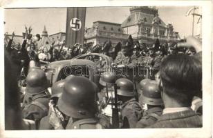 1940 Nagyvárad, városháza, bevonulás, német nemzetiszocialista zászló / town hall, entry of the Hungarian troops, NS flag, photo