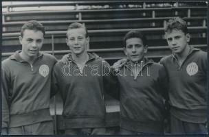 cca 1950-1960 FTC sportolók, jelzetlen fotó, 12x18 cm