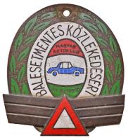 ~1980. "Balesetmentes Közlekedésért - Magyar Autoklub - Áll. Biztosító" zománcozott Br jelvény hűtőrácsra T:2,2- lyukasztott