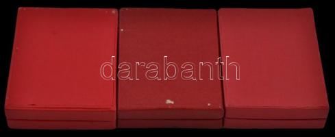 ~1970. "Az Ipari Szövetkezet Kiváló Dolgozója" (3x) aranyozott, zománcozott kitüntetések m...