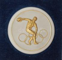 Nagy olimpiai gyűjtemény 1908-tól a modern időkig benne többek között számtalan jelvény, érem, plake...