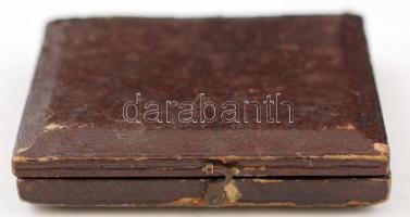 cca 1850 Női portré,  Dagerrotípia dobozkában, 7,5x6cm