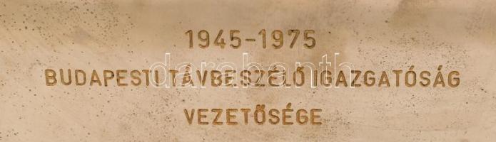 1975 A Parlamentet ábrázoló fém doboz, belül fa betéttel, belsejében "1945-1975 Budapesti Távbe...