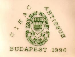 Virágmintás Zsolnay porcelán bonbonier, kézzel festett, jelzett, apró kopásnyomokkal, 7×7×4,5 cm