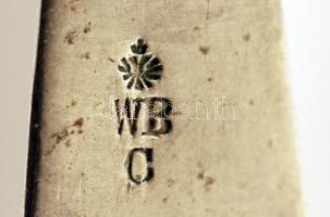 3 db alpakka kiskanál, jelzettek, végükön koronás magyar kiscímerrel, h: 14,5 cm