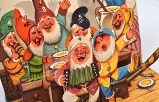 Hófehérke. Prága, 1961. Mesekönyv mozgatható figurákkal, 3D-s elemekkel, néhol apró szakadásokkal, h...