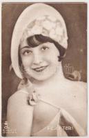 cca 1920-1930 Fejes Teri (1902-1994) színésznőt ábrázoló nyomtatott fotólap, az eredeti kép Angelo műtermében készült, egyik sarkán kis törésnyomokkal, 9x14 cm