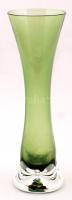Zöld színű dekoratív üvegváza, jelzés nélkül, hibátlan, m: 24,5 cm