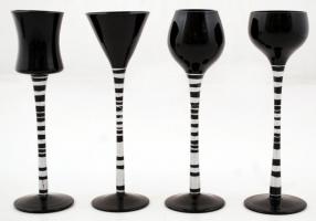 4 db art deco motívumos fekete üveg aperitifes pohár, ezüst színű felfestéssel, jelzés nélkül, lekopásokkal, m: 18 cm