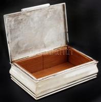 Ezüstözött doboz, fa betéttel,15x10x4,5cm