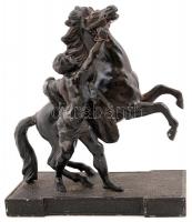 Ágaskodó ló és gazdája, festett spiáter, jelzés nélkül, festék kopásokkal, m:22 cm, h:23 cm
